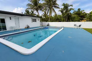 430 NE 145th St, Miami, FL 33161 - Photo 14