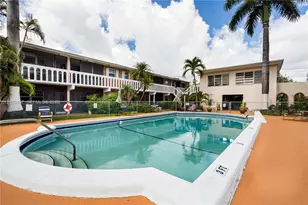 160 NE 8th Ave, Hallandale Beach, FL 33009 - Photo 20