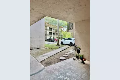 4725 SW 62nd Ave #104, Davie, FL 33314 - Photo 2