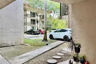 4725 SW 62nd Ave, Davie, FL 33314 - Photo 2