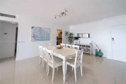 5601 Collins Ave #1420, Miami Beach, FL 33140 - Photo 18