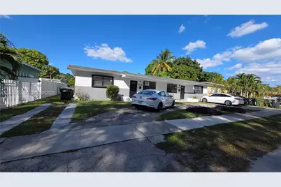 525 NE 132nd Ter, North Miami, FL 33161 - Photo 2