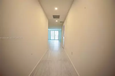 77 SE 5th St #2203, Miami, FL 33131 - Photo 2