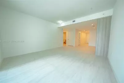 77 SE 5th St #2203, Miami, FL 33131 - Photo 4