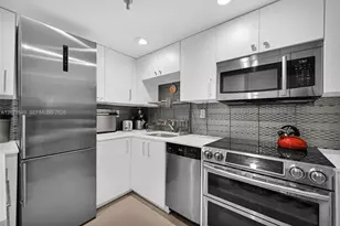 2401 Collins Ave, Miami Beach, FL 33140 - Photo 12