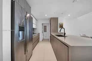 600 NE 27th St, Miami, FL 33137 - Photo 8