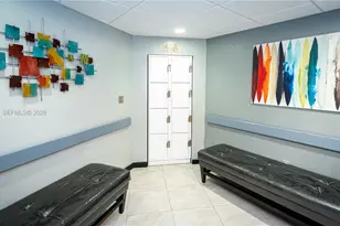1400 St Charles Pl, Pembroke Pines, FL 33026 - Photo 20