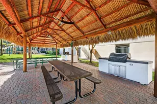 19501 W Country Club Dr, Aventura, FL 33180 - Photo 40