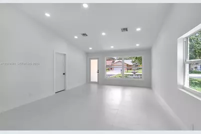 2828 NW 95th Ave, Coral Springs, FL 33065 - Photo 6