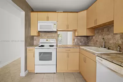 110 Lake Meryl Dr #216, West Palm Beach, FL 33411 - Photo 10