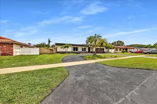 5260 SW 10th Ct, Plantation, FL 33317 - Photo 4