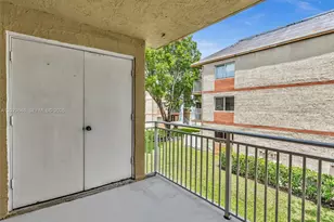 18850 NW 57th Ave, Hialeah, FL 33015 - Photo 30