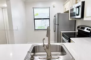 7668 SW 152nd Ave, Miami, FL 33193 - Photo 4