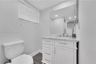 8405 NW 61st St, Tamarac, FL 33321 - Photo 10