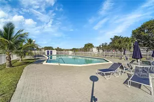 8405 NW 61st St, Tamarac, FL 33321 - Photo 20