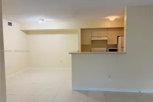 631 SW 111th Ln, Pembroke Pines, FL 33025 - Photo 6