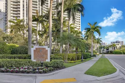 21205 Yacht Club Dr #701, Aventura, FL 33180 - Photo 2