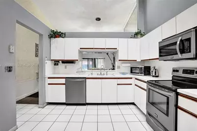 3273 W Inverrary Blvd W, Lauderhill, FL 33319 - Photo 18