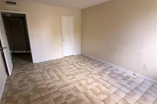 9150 Fontainebleau Blvd, Miami, FL 33172 - Photo 4