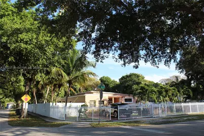 13875 NE 16th Ct, North Miami, FL 33181 - Photo 2