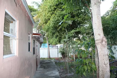 13875 NE 16th Ct, North Miami, FL 33181 - Photo 40