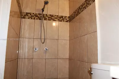 13875 NE 16th Ct, North Miami, FL 33181 - Photo 24