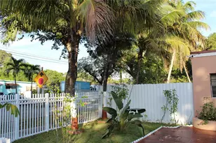 13875 NE 16th Ct, North Miami, FL 33181 - Photo 26