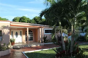 13875 NE 16th Ct, North Miami, FL 33181 - Photo 4