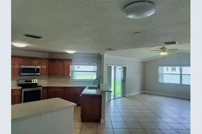 17883 SW 5 St, Pembroke Pines, FL 33029 - Photo 14