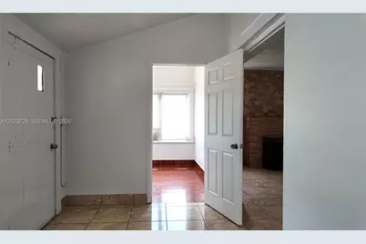 1727 NW 50th St, Miami, FL 33142 - Photo 12