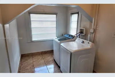 1727 NW 50th St, Miami, FL 33142 - Photo 16
