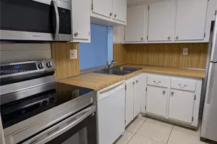 16751 NE 9th Ave, North Miami Beach, FL 33162 - Photo 4