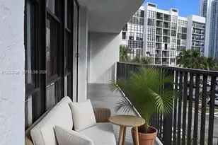 800 Parkview Dr, Hallandale Beach, FL 33009 - Photo 44