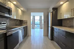 800 Parkview Dr, Hallandale Beach, FL 33009 - Photo 14