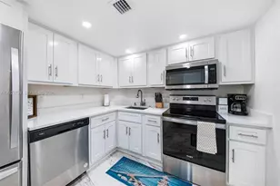 320 Seaview Ct, Other City - In The State Of Florida, FL 34145 - Photo 20