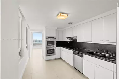 1541 Brickell Ave #C1607, Miami, FL 33129 - Photo 12