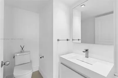 1541 Brickell Ave #C1607, Miami, FL 33129 - Photo 18