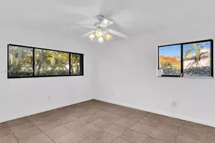 831 NE 199th St, Miami, FL 33179 - Photo 20