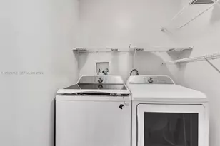 831 NE 199th St, Miami, FL 33179 - Photo 18