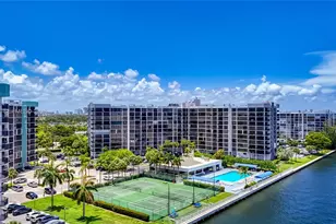 600 SW Parkview Dr, Hallandale Beach, FL 33009 - Photo 34