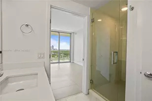 16385 Biscayne Blvd, North Miami Beach, FL 33160 - Photo 24