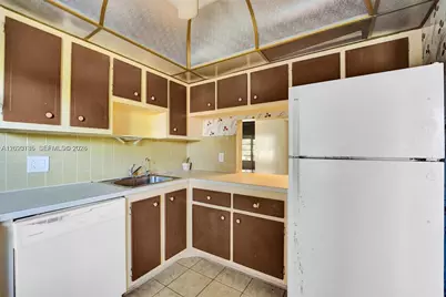 1030 Country Club Dr #405, Margate, FL 33063 - Photo 6