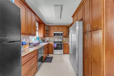 329 NW 13th St, Homestead, FL 33030 - Photo 12