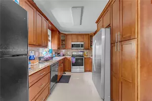 329 NW 13th St, Homestead, FL 33030 - Photo 12