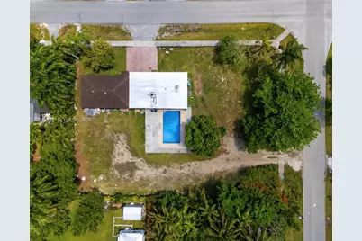 329 NW 13th St, Homestead, FL 33030 - Photo 1