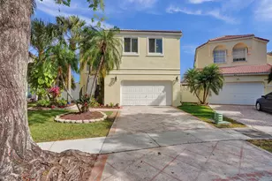 700 NW 158th Ln, Pembroke Pines, FL 33028 - Photo 2