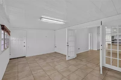 2514 W 74th St, Hialeah, FL 33016 - Photo 12