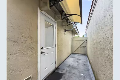 2462 W 65th St, Hialeah, FL 33016 - Photo 26