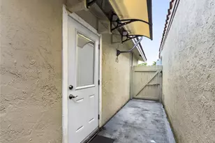 2462 W 65th St, Hialeah, FL 33016 - Photo 26