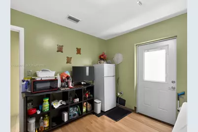 2462 W 65th St, Hialeah, FL 33016 - Photo 30